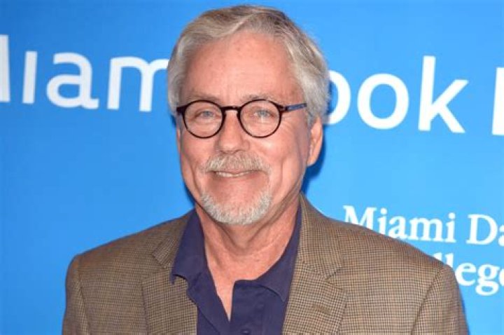 Carl Hiaasen Net Worth Details About Wife, Books, Best, Movies, Kids, Age - SarkariResult
