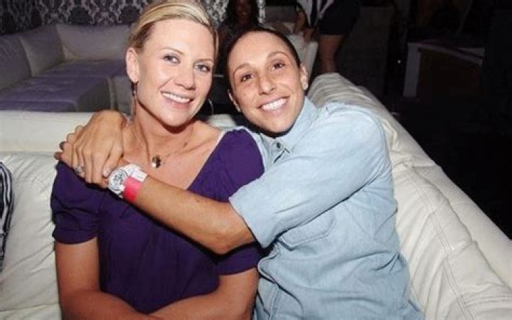 Diana Taurasi’s net worth. Also, is she married or dating a boyfriend? How about the rumor about being a lesbian?