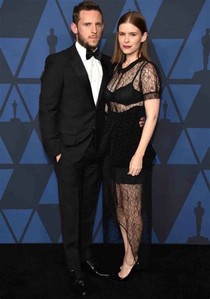 Jamie Bell Net Worth: Details About Age, Income, Movie, Career, Wife, Home - SarkariResult