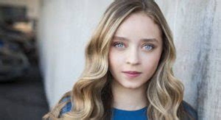 Madeleine Arthur Height, Weight, Body Measurements, Bra Size, Shoe Size
