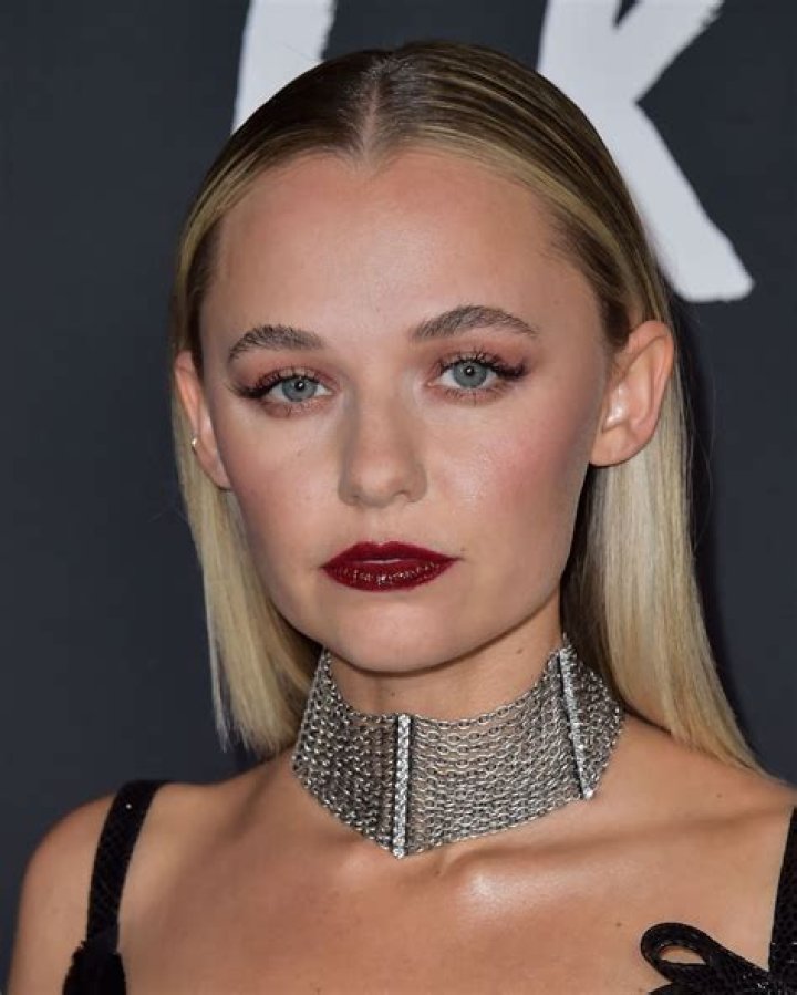 Madison Iseman Net Worth: Details About Movie, Income, Age, Home, Career - SarkariResult