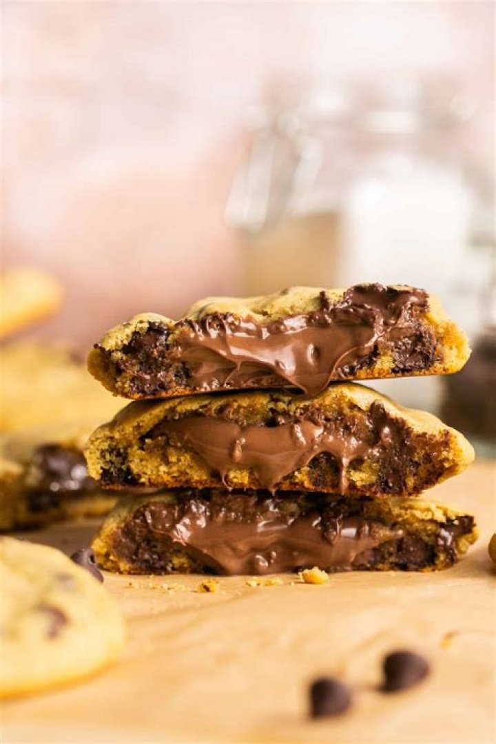 Nutella Stuffed Chocolate Chip Cookies