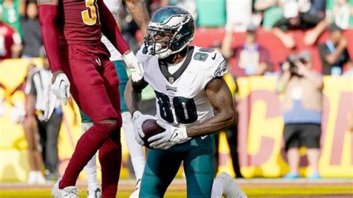 Philadelphia Eagles Welcome Julio Jones, an Experienced Wide Receiver, to Strengthen Their Offensive Team. - SarkariResult