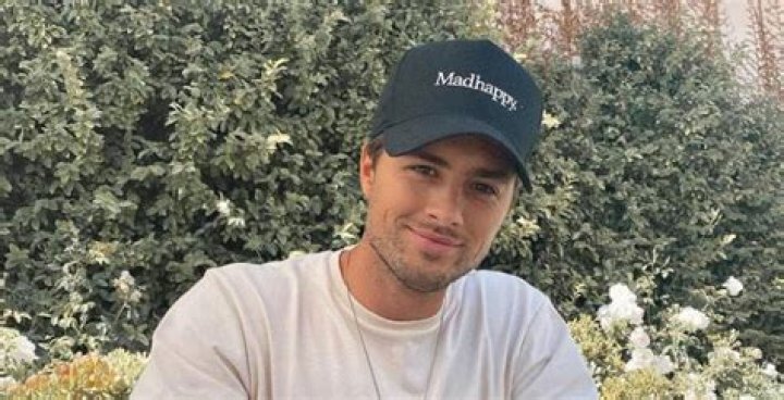 Travis Burns Height, Weight, Body Measurements, Shoe Size