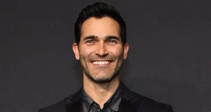 Tyler Hoechlin Height, Weight, Body Measurements, Shoe Size