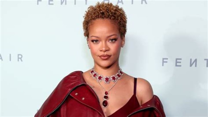 What is Rihanna Net Worth? Let’s Dig Deep about Barbadian Singer Wealth